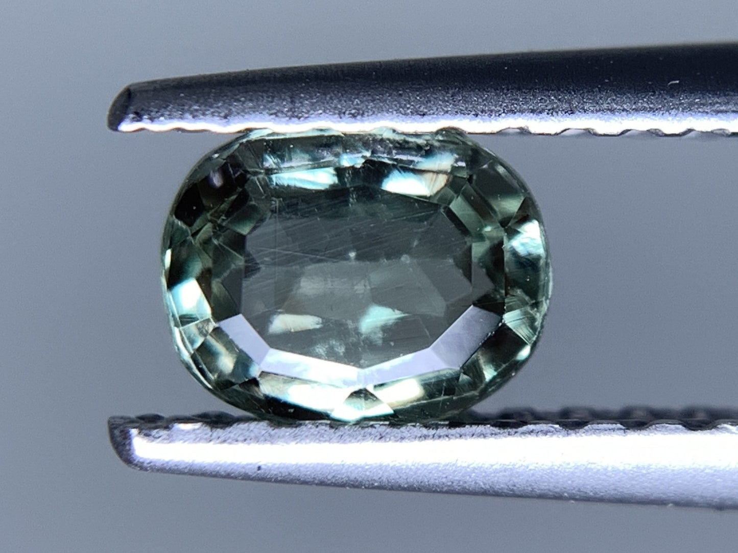 クリソベリル 天然 0.558ct 中央宝石ソーティング付き 5.33㎜×4.27㎜×2.72㎜ ルース（ 裸石 ） 7042Y