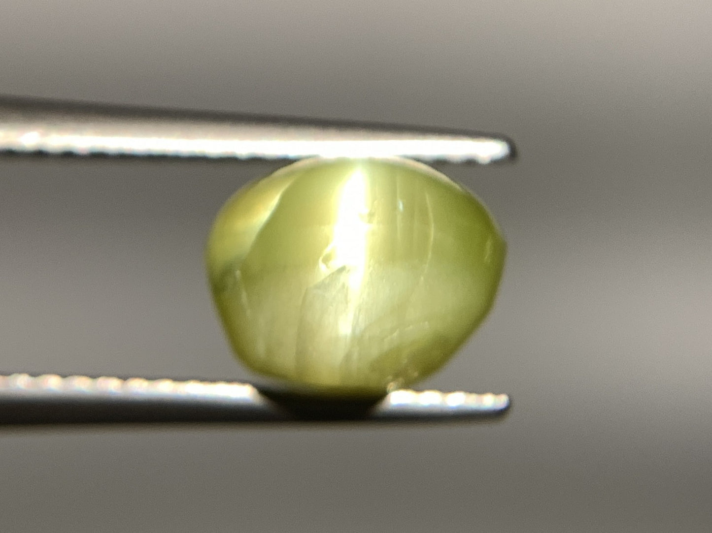 クリソベリルキャッツアイ 天然 5.451ct 中央宝石ソーティング付き 8.5㎜×9.0㎜×7.0㎜ 天然 ルース（ 裸石 ） 4967Y