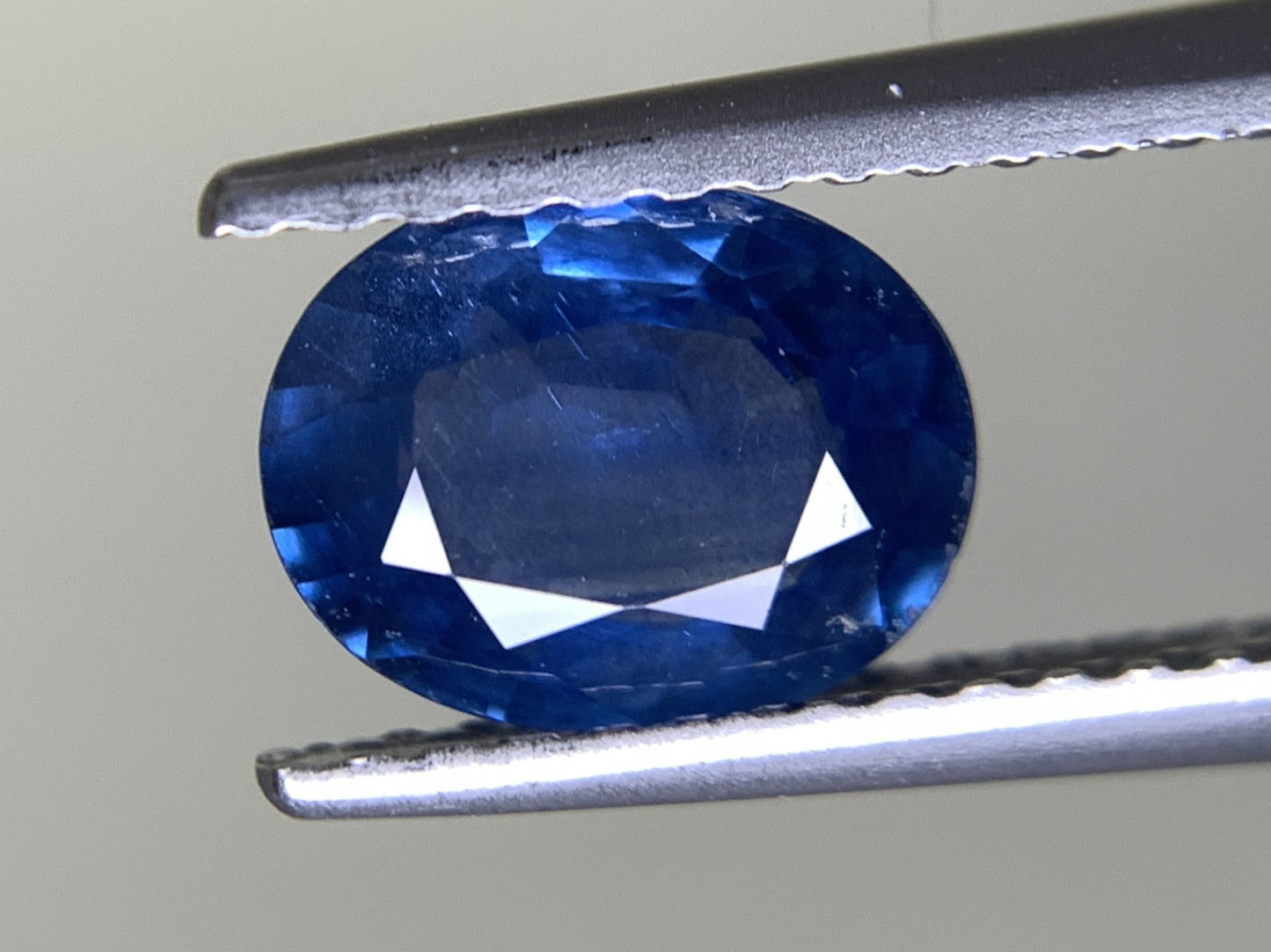 サファイア 1.106ct 宝石ソーティング付き  7.3㎜×5.8㎜×2.7㎜  ルース（ 裸石 ） 3102Y