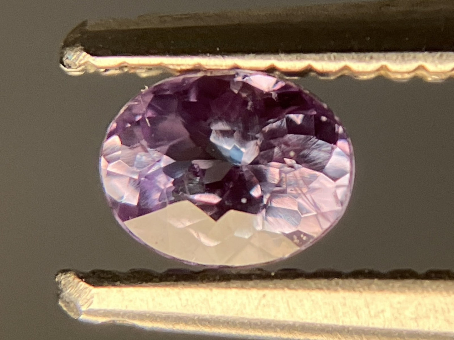 アレキサンドライト 0.232ct  中央宝石ソーティング付き  4.21㎜×3.25㎜×2.32㎜  天然 ルース（ 裸石 ） 4622YY