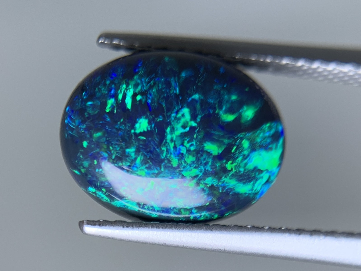 ブラックオパール 天然  3.802ct  中央宝石ソーティング付き  11.6㎜×9.0㎜×6.1㎜  ルース（ 裸石 ） 6065Y