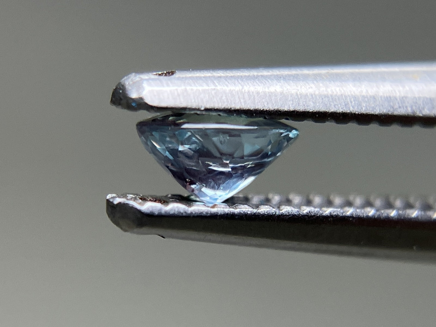 アレキサンドライト 0.232ct  中央宝石ソーティング付き  4.21㎜×3.25㎜×2.32㎜  天然 ルース（ 裸石 ） 4622YY
