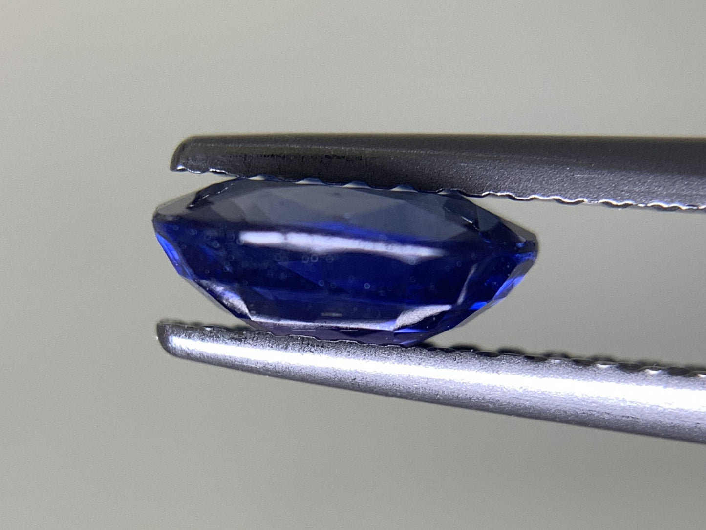 サファイア 1.190ct 宝石ソーティング付き  7.0㎜×5.8㎜×2.9㎜  ルース（ 裸石 ） 3004Y