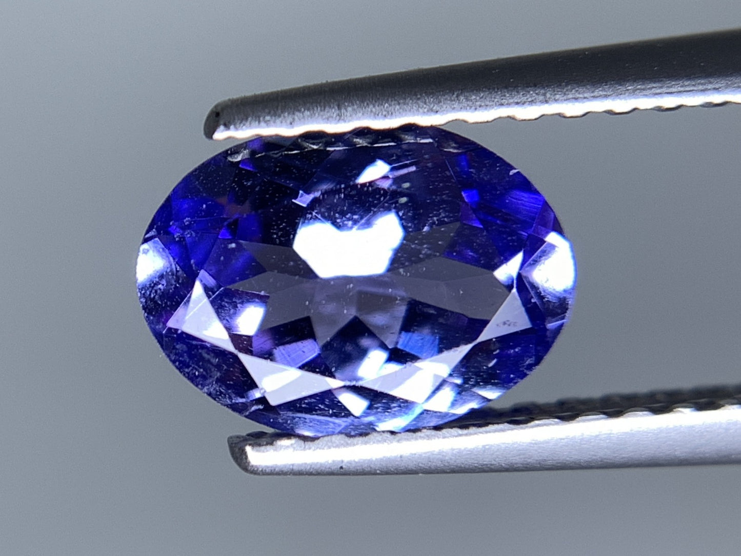 タンザナイト 天然 1.106ct 宝石ソーティング付き 7.9㎜×5.8㎜×3.4㎜ ルース（ 裸石 ） 7013Y