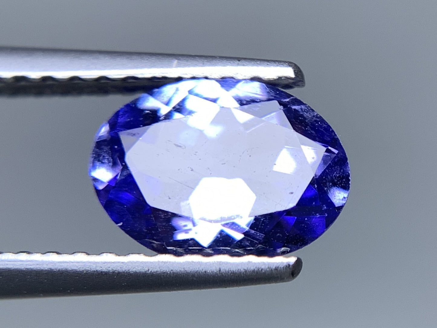 タンザナイト 天然 1.106ct 宝石ソーティング付き 7.9㎜×5.8㎜×3.4㎜ ルース（ 裸石 ） 7013Y