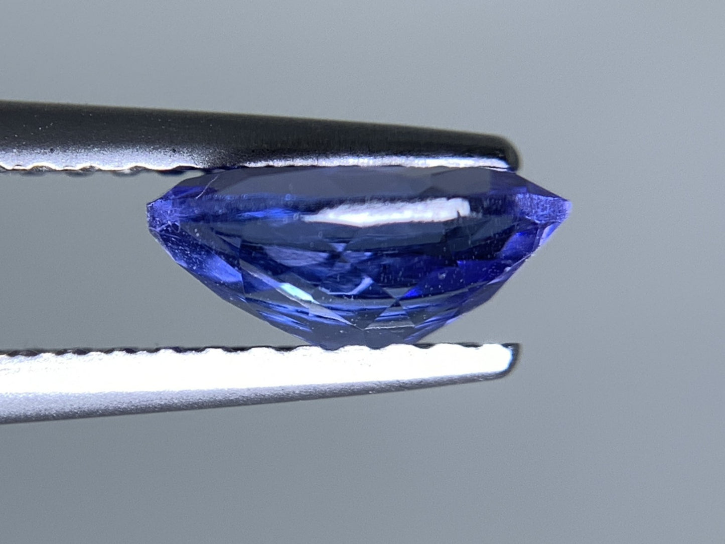 タンザナイト 天然 1.106ct 宝石ソーティング付き 7.9㎜×5.8㎜×3.4㎜ ルース（ 裸石 ） 7013Y