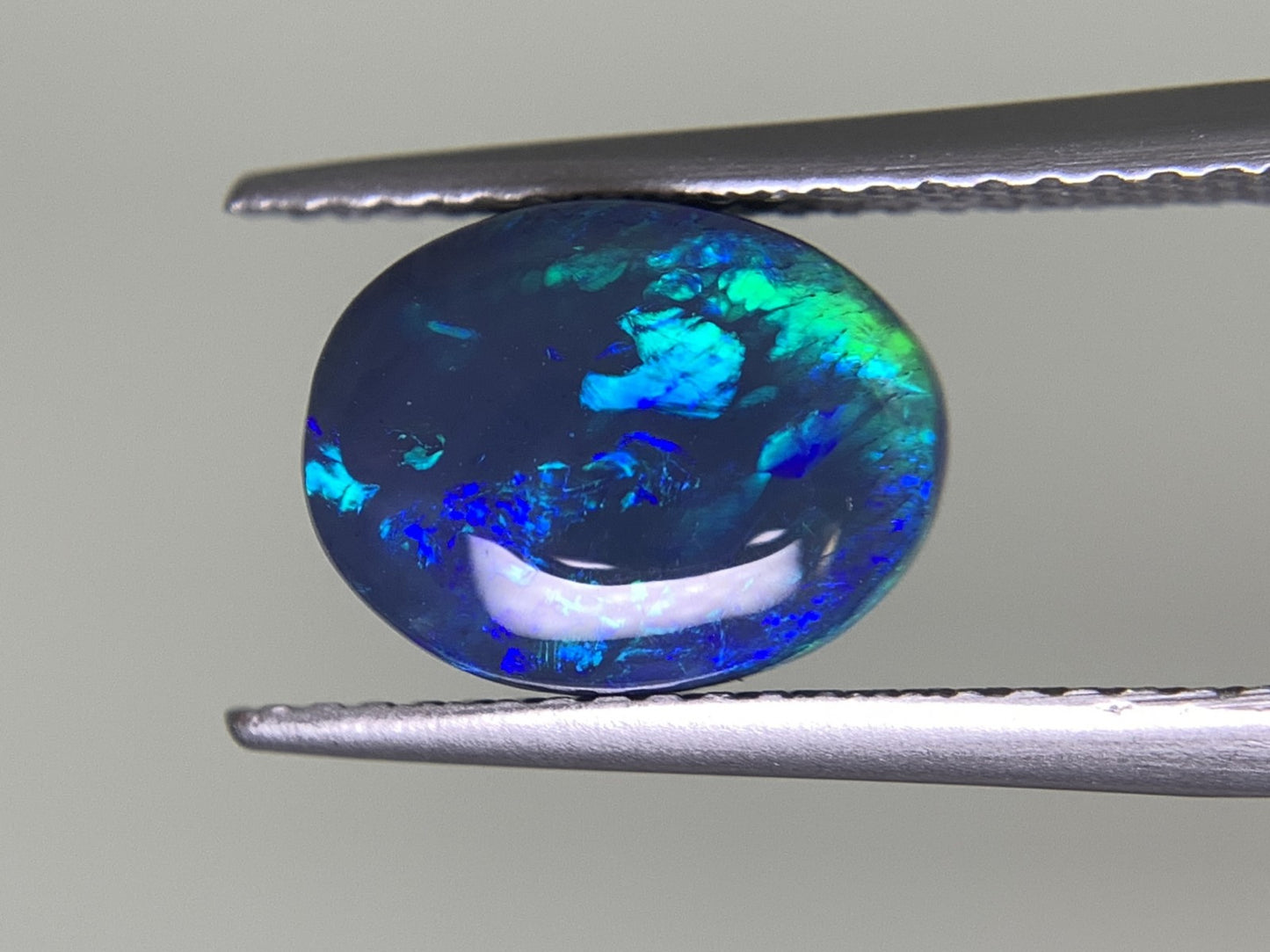 ブラックオパール 2.185ct 宝石ソーティング付き  10.1㎜×7.7㎜×4.0㎜  ルース（ 裸石 ） 2588Y