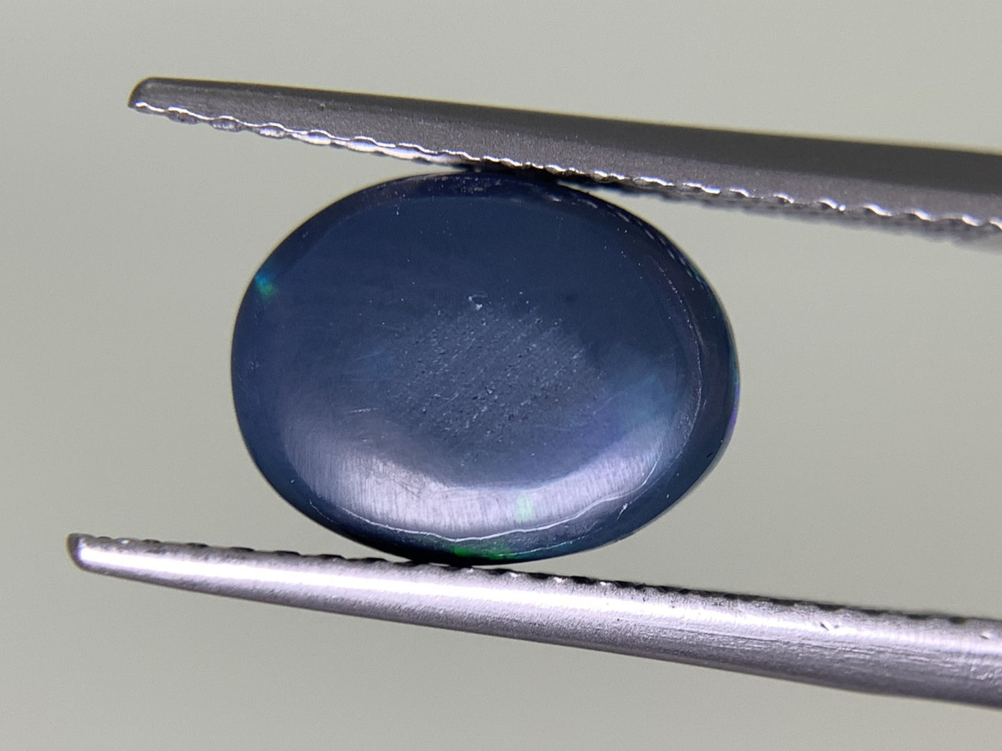 ブラックオパール 2.185ct 宝石ソーティング付き  10.1㎜×7.7㎜×4.0㎜  ルース（ 裸石 ） 2588Y