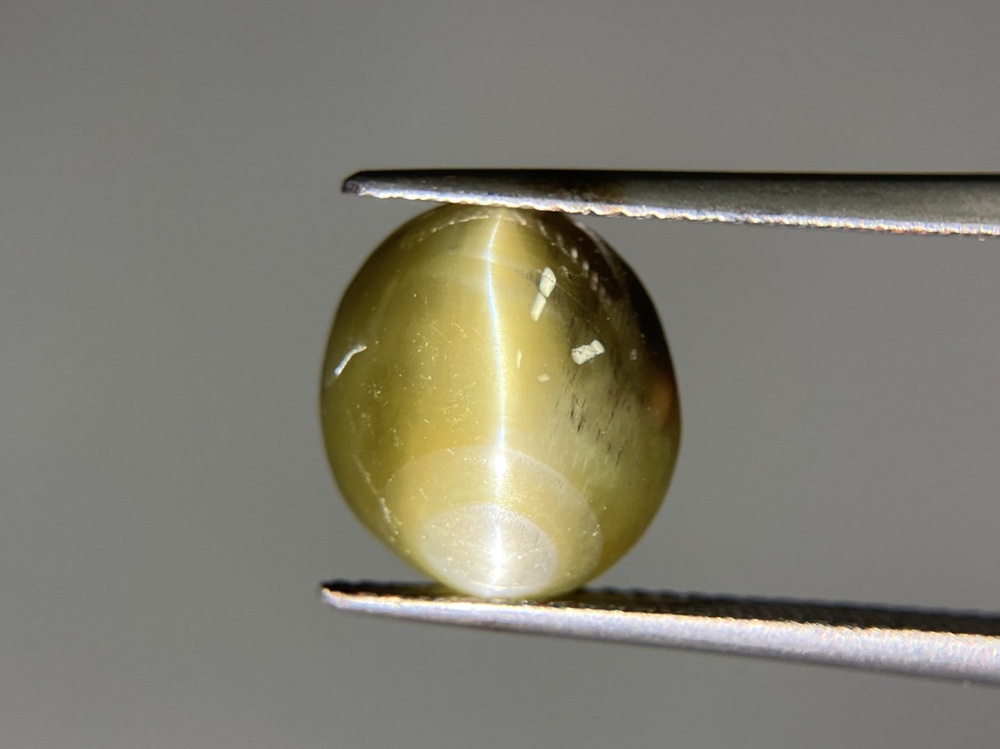 クリソベリルキャッツアイ 9.501ct 宝石ソーティング付き 11.9㎜×10.6㎜×8.2㎜ ルース（ 裸石 ） 3268S