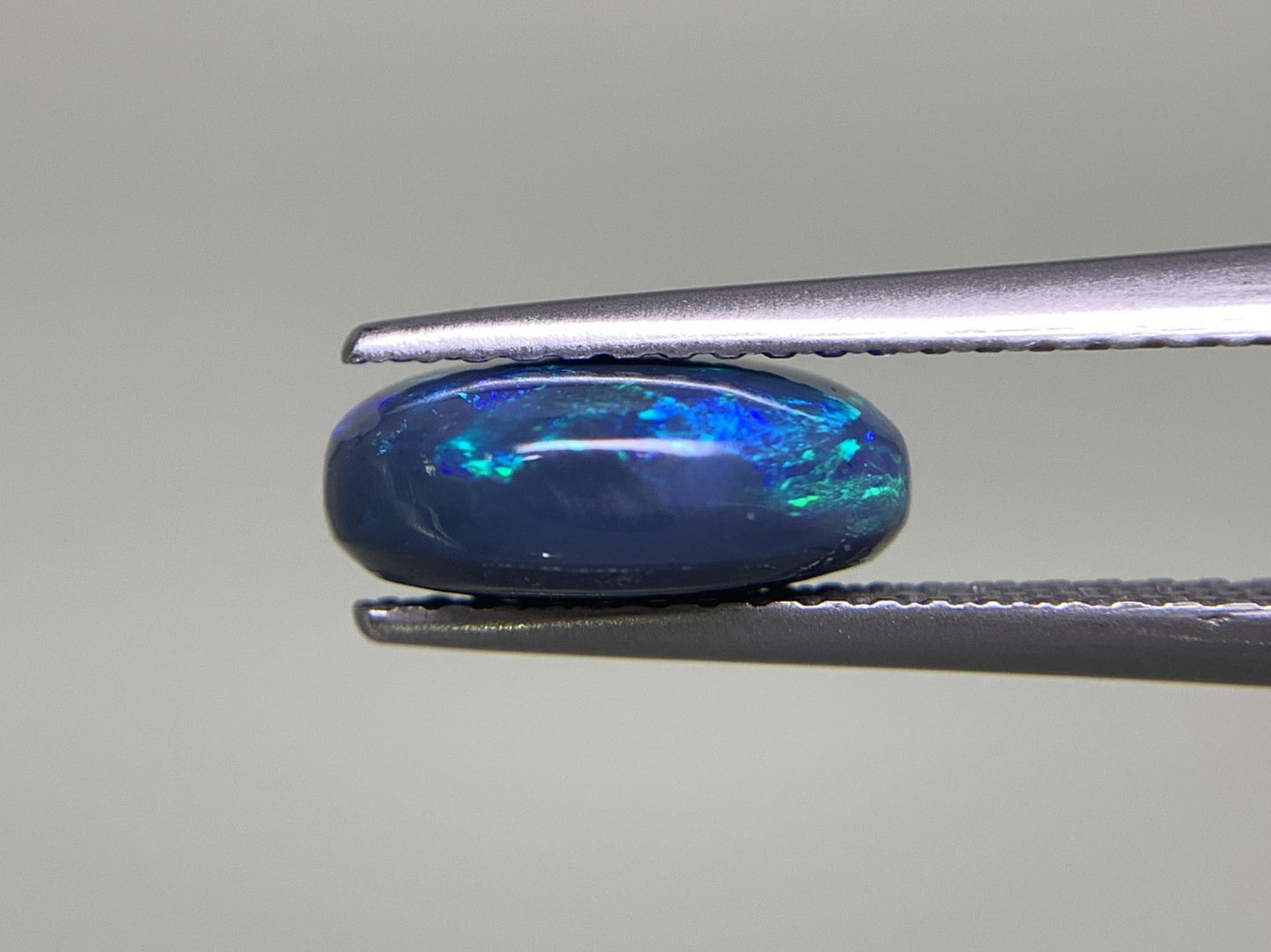 ブラックオパール 2.185ct 宝石ソーティング付き  10.1㎜×7.7㎜×4.0㎜  ルース（ 裸石 ） 2588Y