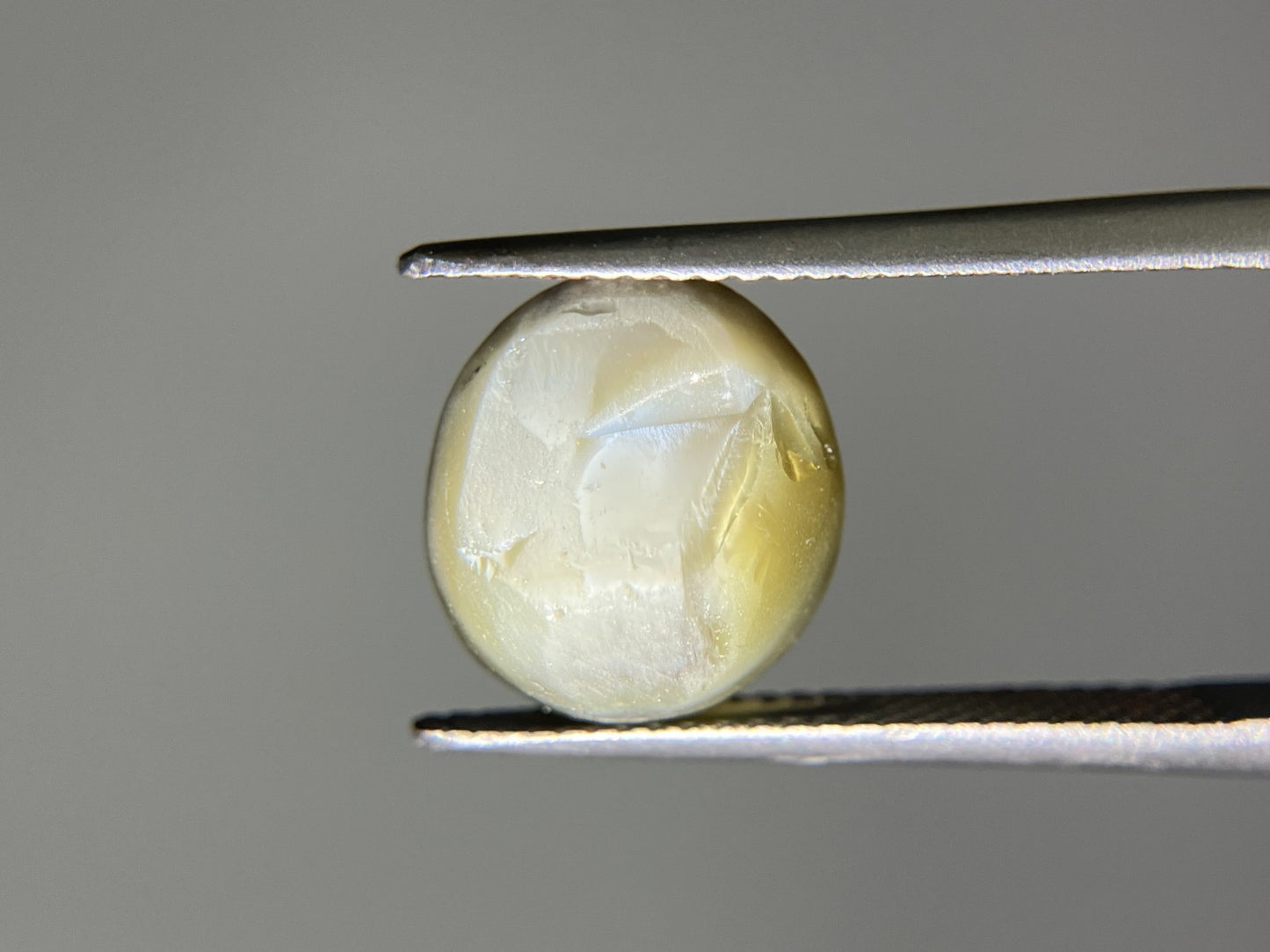 クリソベリルキャッツアイ 9.501ct 宝石ソーティング付き 11.9㎜×10.6㎜×8.2㎜ ルース（ 裸石 ） 3268S