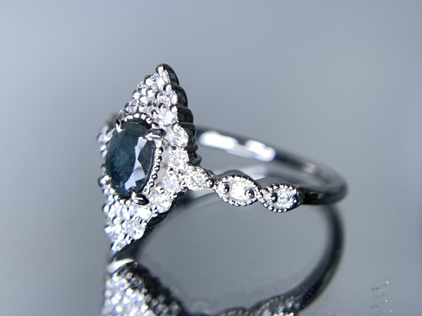 アレキサンドライト 0.51ct ロシア産 Russia GIA鑑別書 D0.25ct PT900 4.10g 指輪 (JP13号) サイズ直し承ります。 5965Y