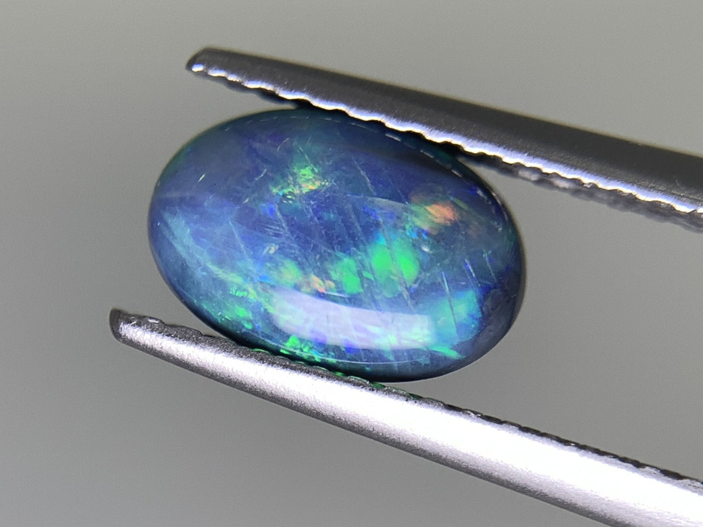 ブラックオパール 1.114ct 宝石ソーティング付き 8.3㎜×5.7㎜×3.7㎜ ルース（ 裸石 ） 2629Y
