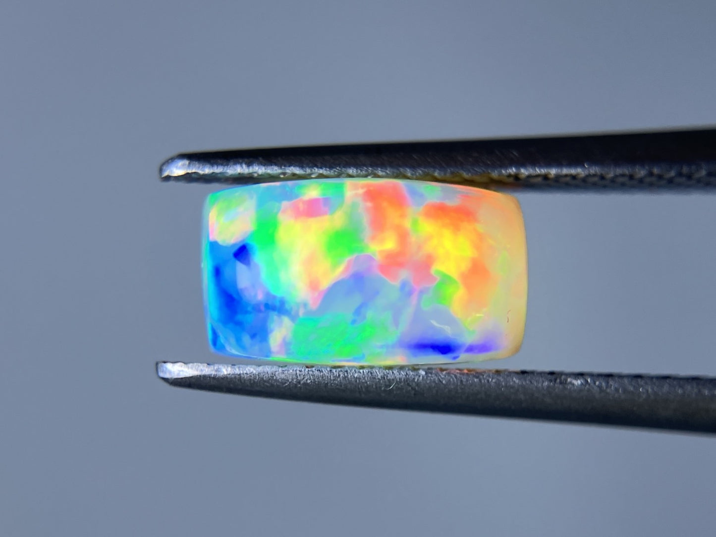 オパール 2.210ct 宝石ソーティング付き 9.7㎜×5.7㎜×5.8㎜ ルース（ 裸石 ） 3340S