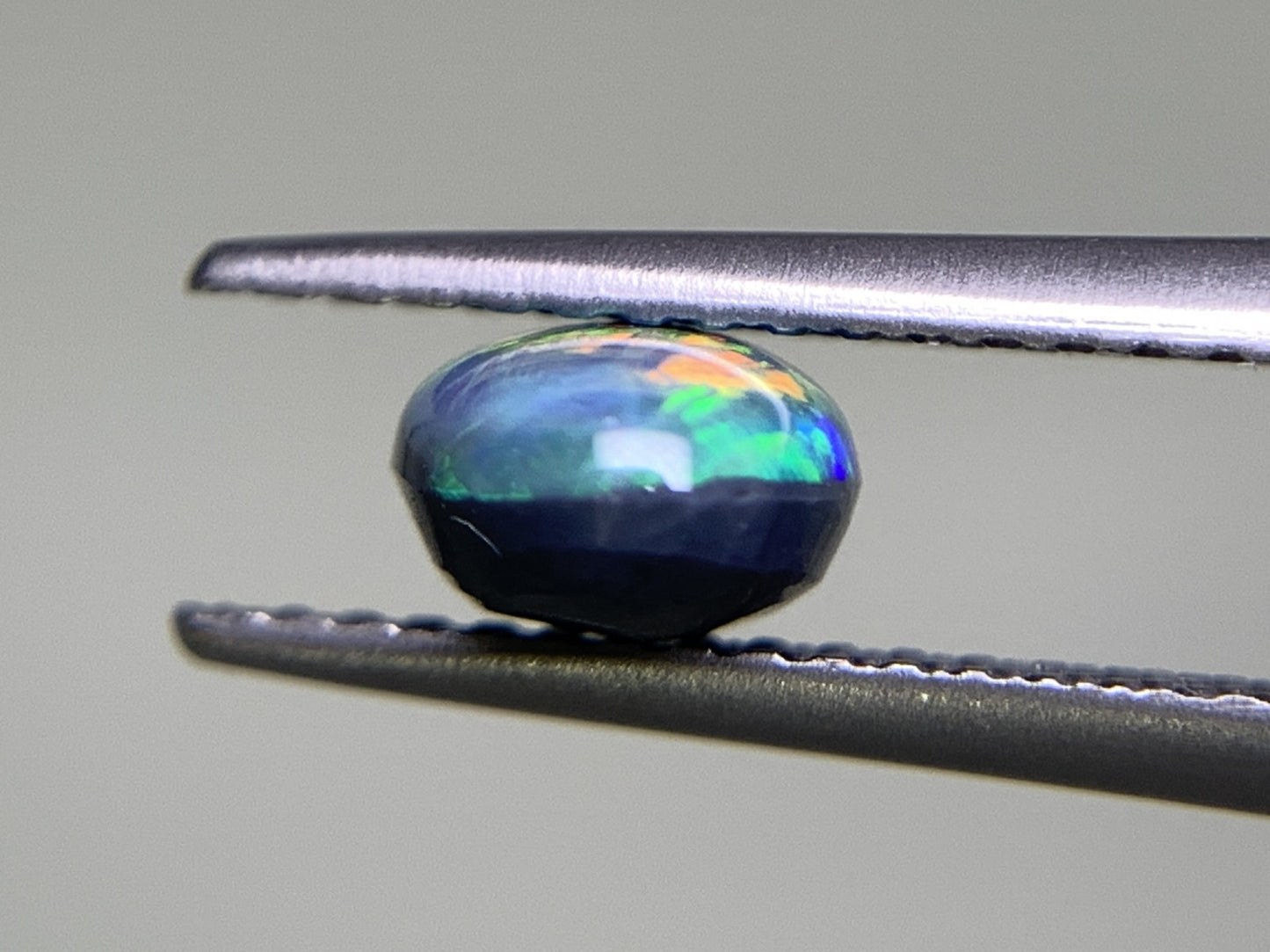 ブラックオパール 1.114ct 宝石ソーティング付き 8.3㎜×5.7㎜×3.7㎜ ルース（ 裸石 ） 2629Y