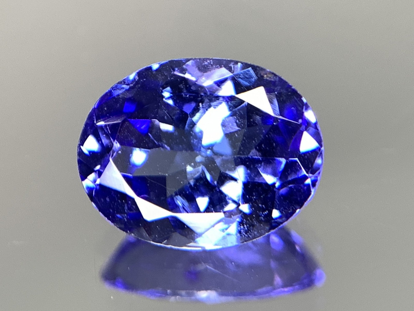 タンザナイト 天然 2.193ct 宝石ソーティング付き 9.7㎜×7.4㎜×4.5㎜ ルース（ 裸石 ） 7007Y