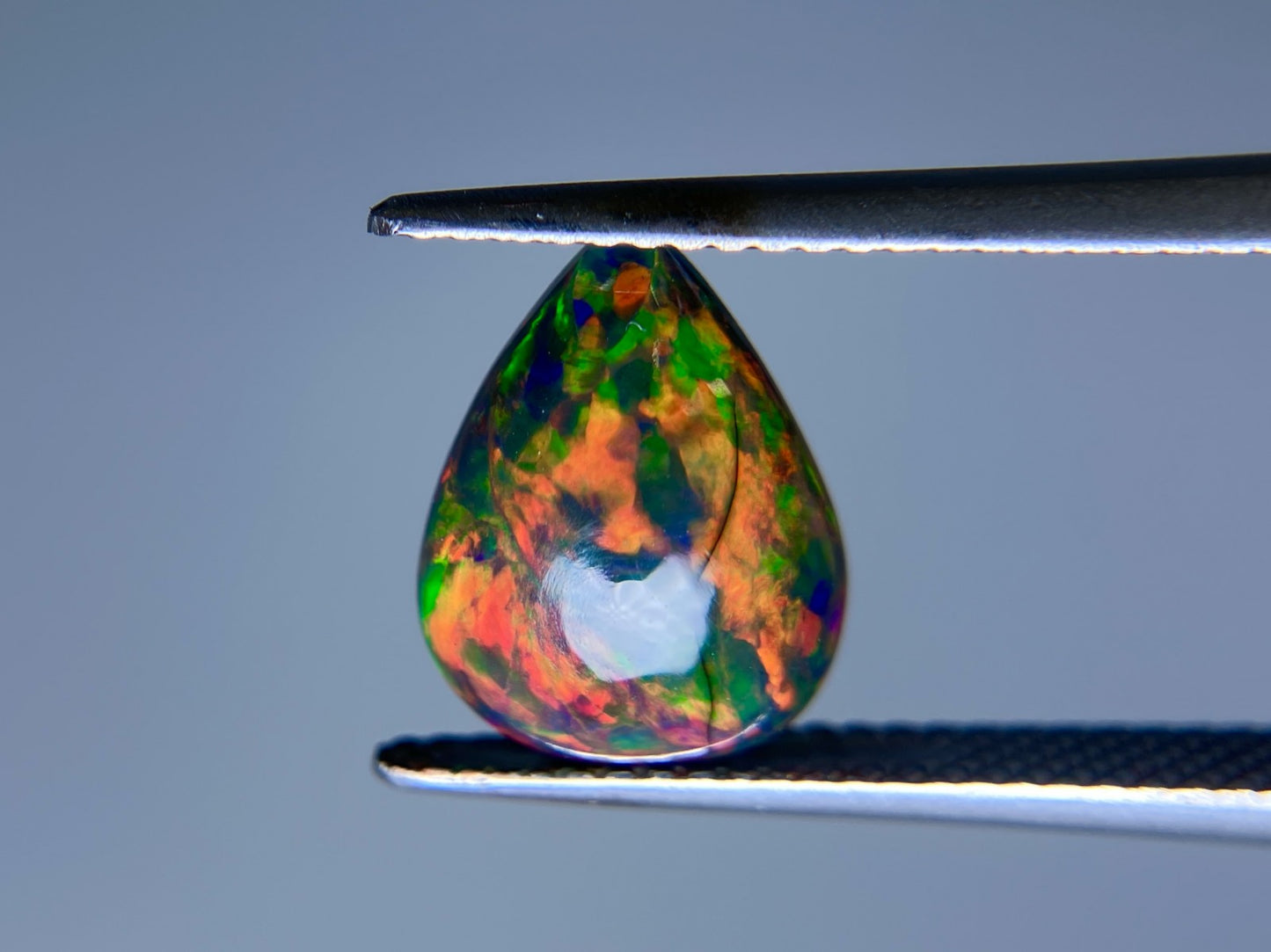 ブラックオパール （黒色化） 2.307ct 宝石ソーティング付き 11.5㎜×9.0㎜×4.8㎜ ルース（ 裸石 ） 3409S