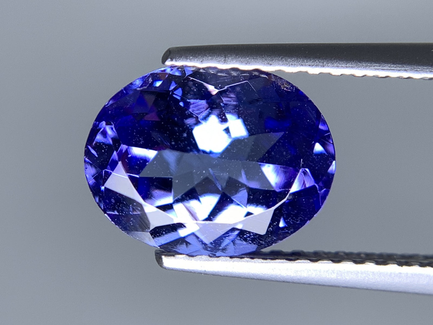 タンザナイト 天然 2.193ct 宝石ソーティング付き 9.7㎜×7.4㎜×4.5㎜ ルース（ 裸石 ） 7007Y