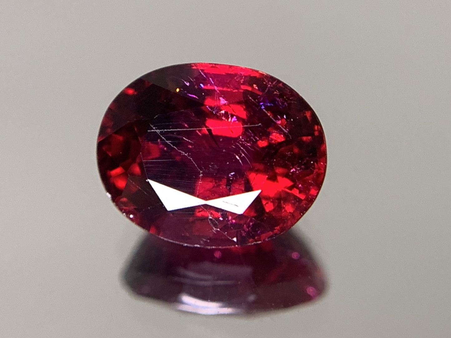 ルベライト（トルマリン） 1.831ct 宝石ソーティング付き  8.3㎜×6.5㎜×4.7㎜  ルース（ 裸石 ） 2634Y
