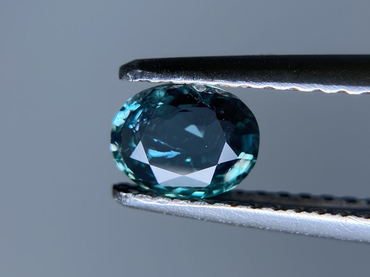 アレキサンドライト 0.552ct 中央宝石ソーティング付き 5.66㎜×4.49㎜×2.33㎜ ルース（ 裸石 ） 3071S