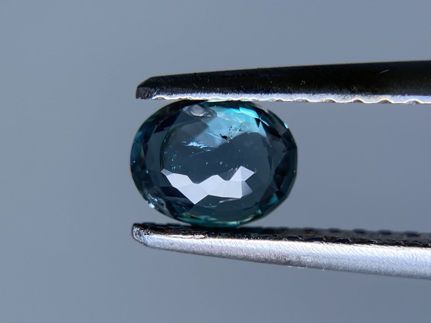 アレキサンドライト 0.552ct 中央宝石ソーティング付き 5.66㎜×4.49㎜×2.33㎜ ルース（ 裸石 ） 3071S