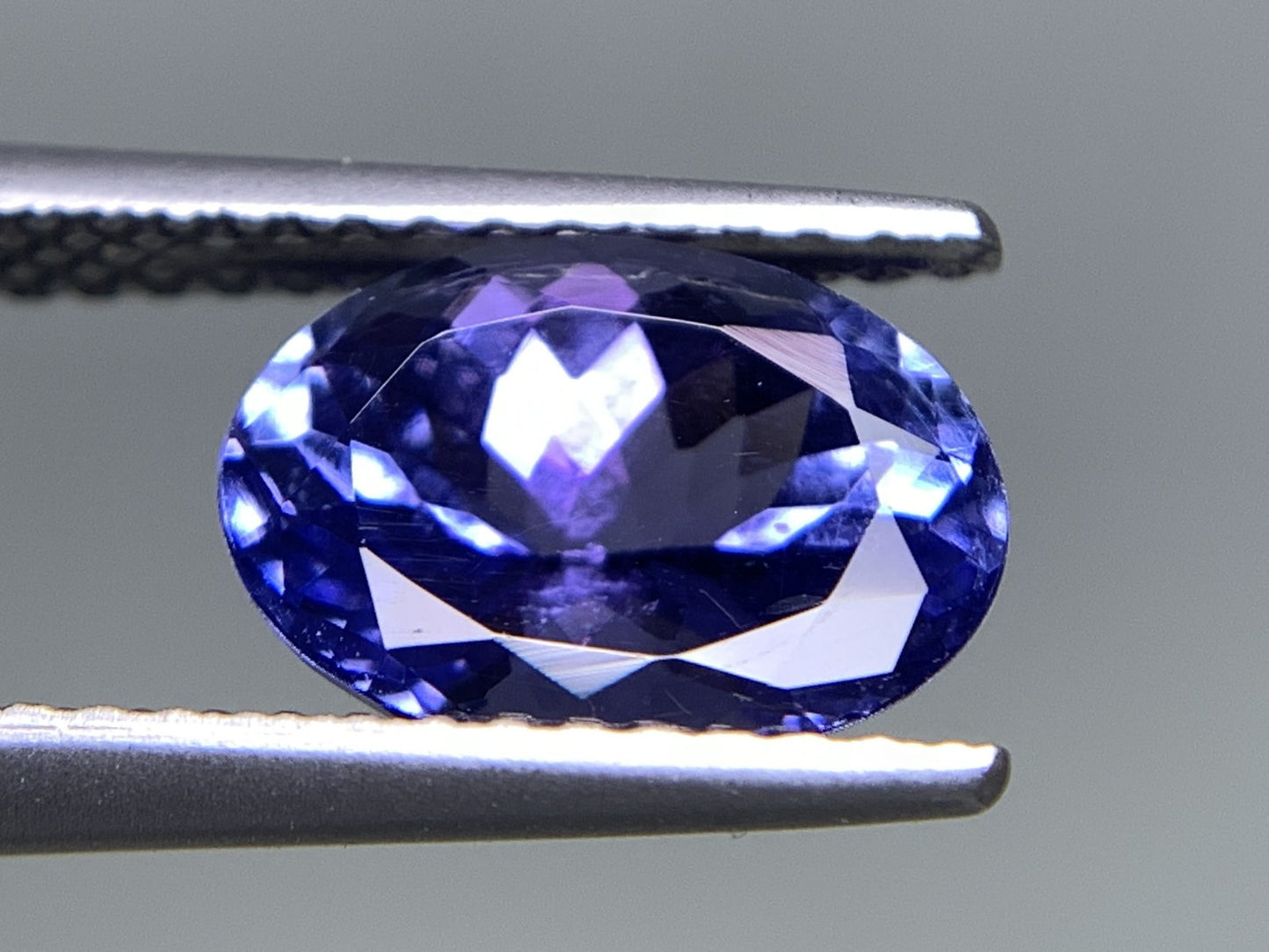 タンザナイト 天然 2.147ct 宝石ソーティング付き 9.5㎜×6.9㎜×5.1㎜ ルース（ 裸石 ） 7017Y