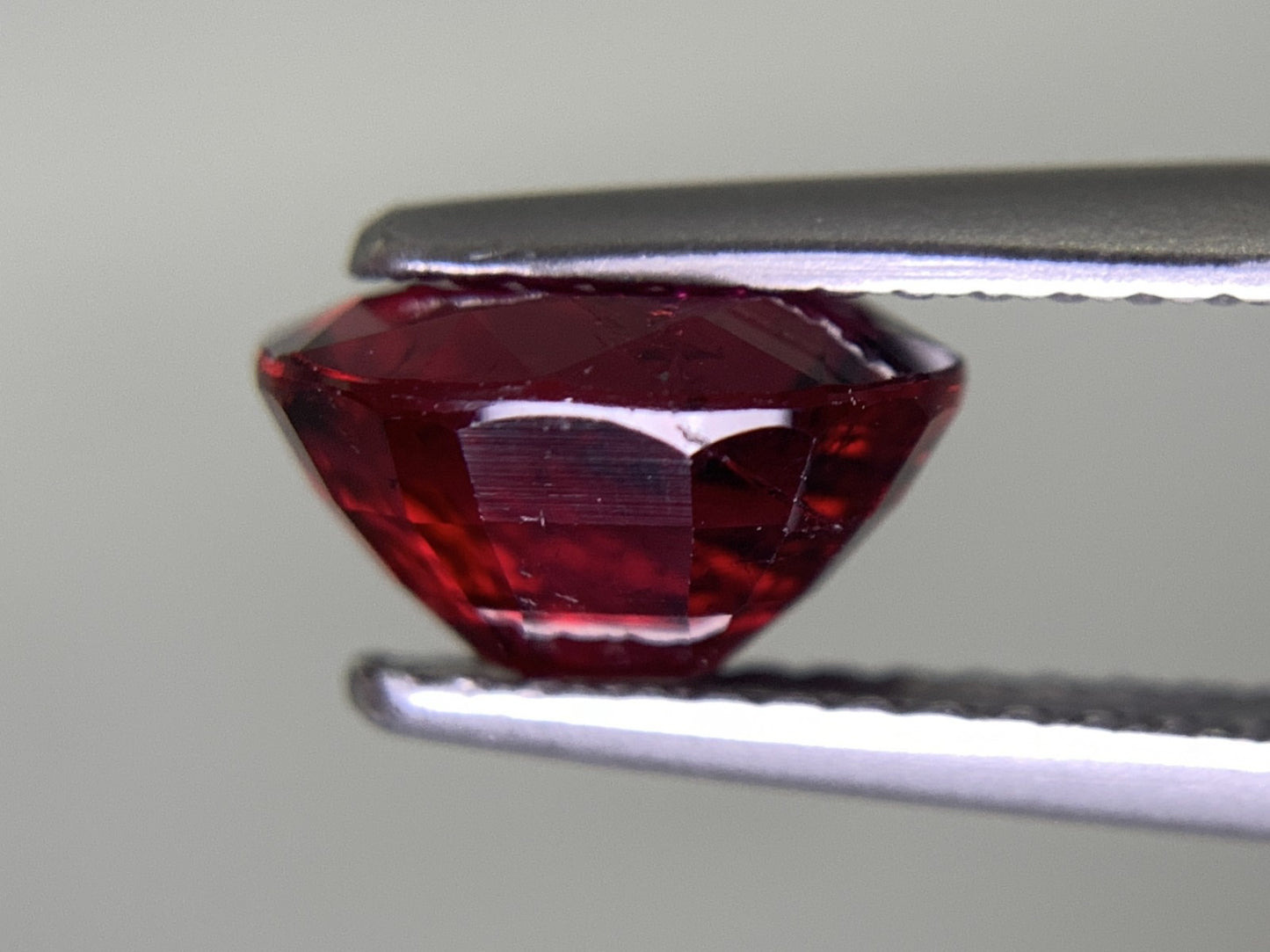 ルベライト（トルマリン） 1.831ct 宝石ソーティング付き  8.3㎜×6.5㎜×4.7㎜  ルース（ 裸石 ） 2634Y