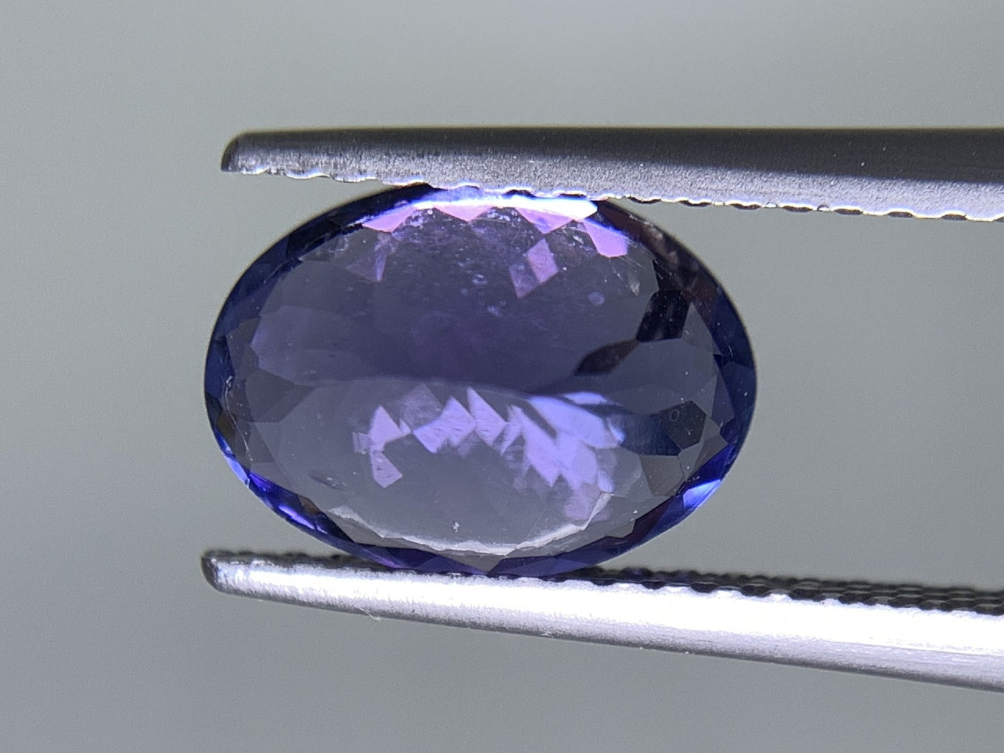 タンザナイト 天然 2.147ct 宝石ソーティング付き 9.5㎜×6.9㎜×5.1㎜ ルース（ 裸石 ） 7017Y