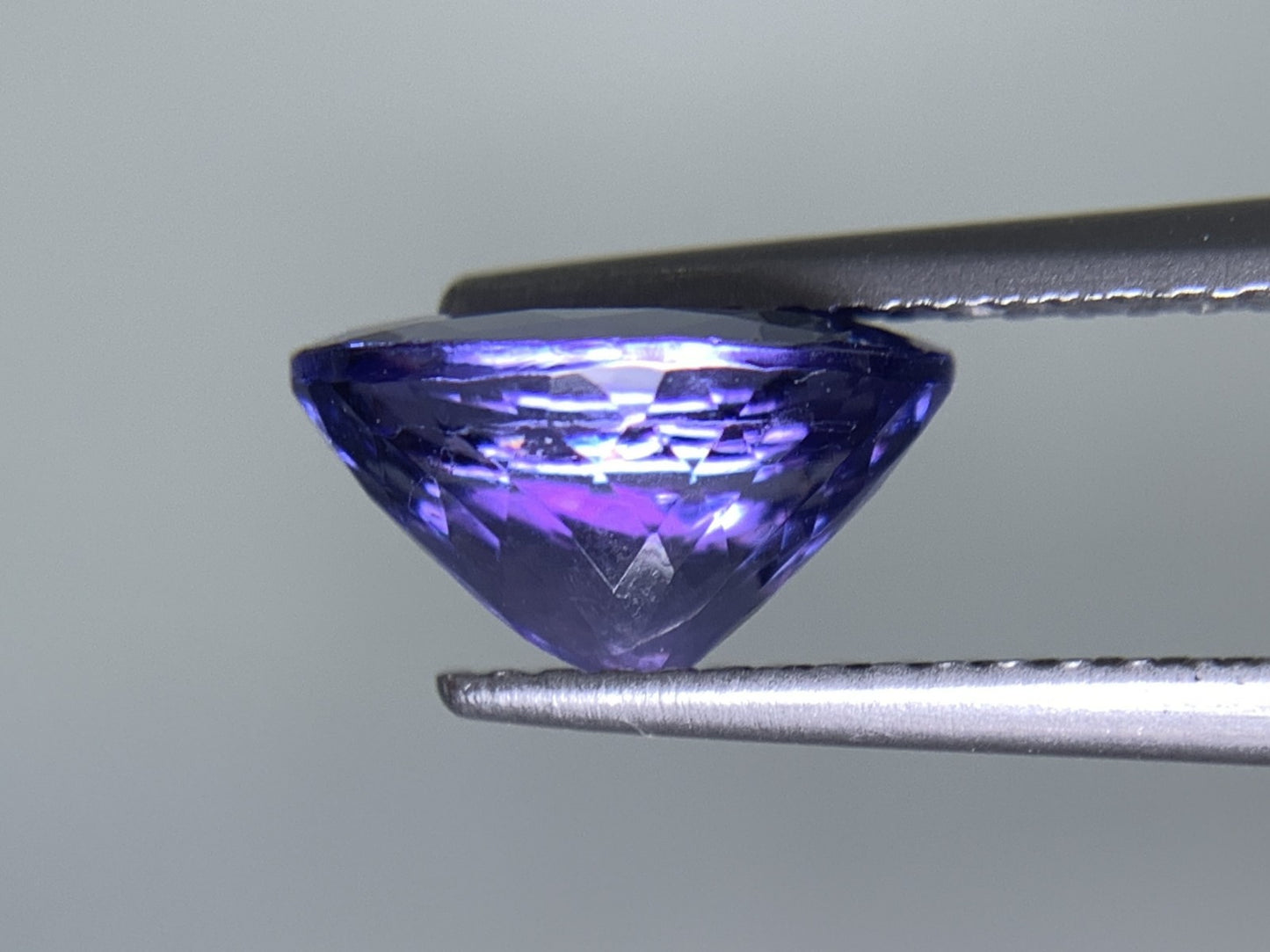 タンザナイト 天然 2.147ct 宝石ソーティング付き 9.5㎜×6.9㎜×5.1㎜ ルース（ 裸石 ） 7017Y
