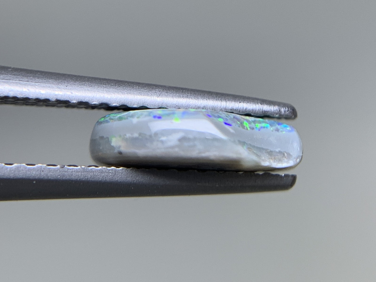 ブラックオパール 天然  1.089ct  宝石ソーティング付き  9.3㎜×6.8㎜×2.5㎜ ルース（ 裸石 ）  6156Y
