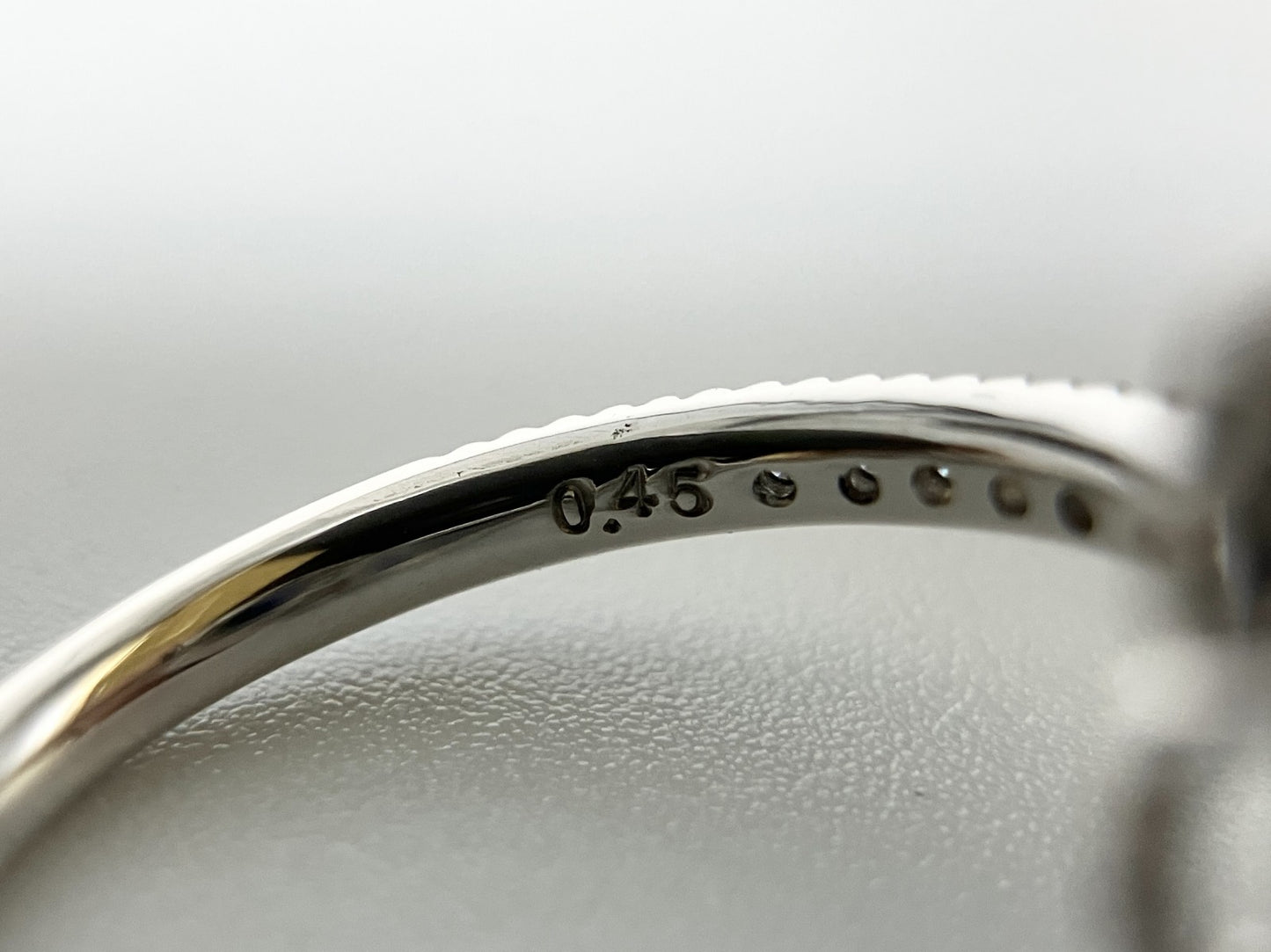 サファイア 1.13ct コンフラワーブルー 　Cornflower blue AIGS鑑別書 D0.45ct PT900 4.8g 指輪 （JP10号） サイズ直し無料 7325S