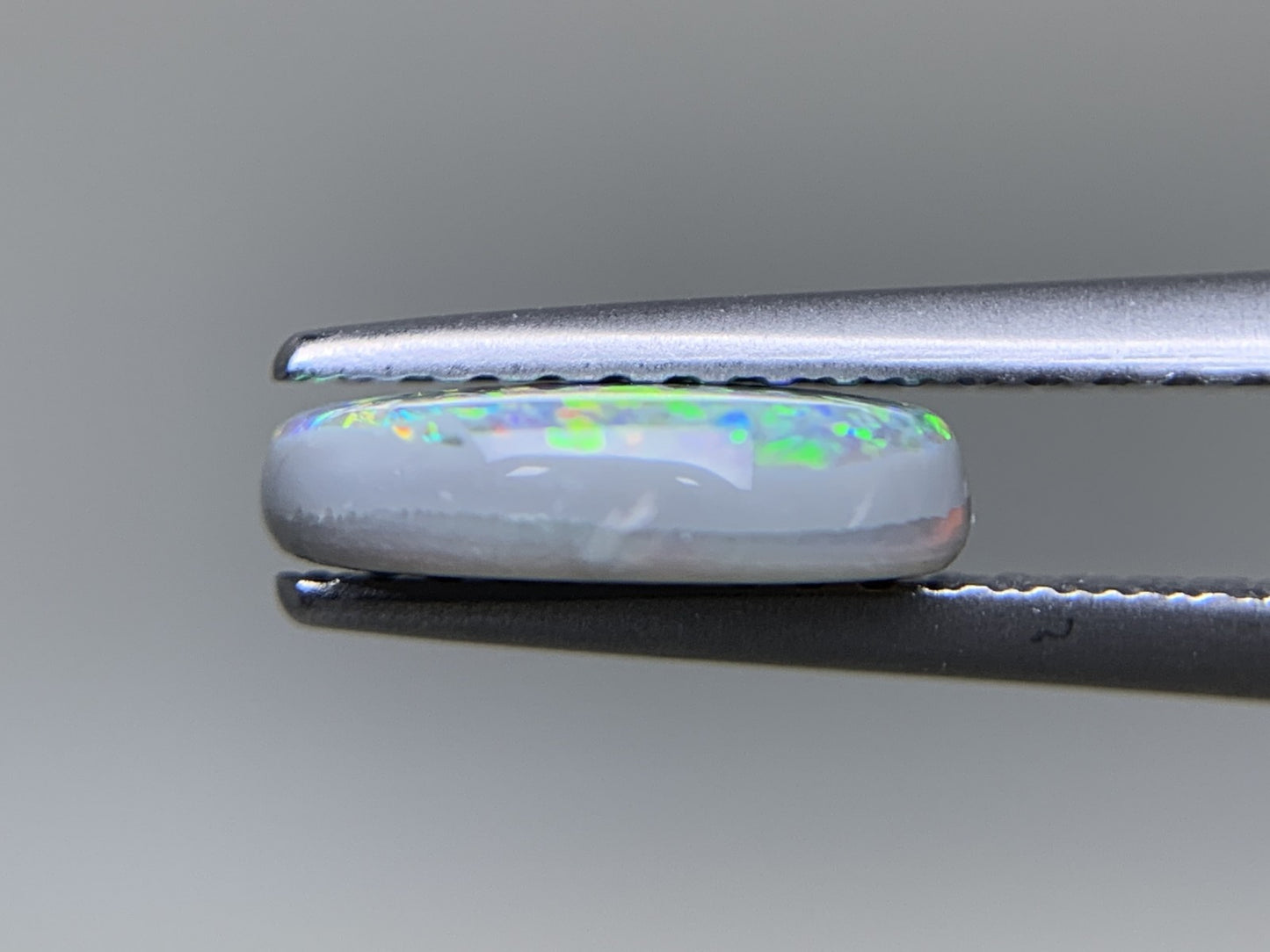 ブラックオパール 天然  1.089ct  宝石ソーティング付き  9.3㎜×6.8㎜×2.5㎜ ルース（ 裸石 ）  6156Y
