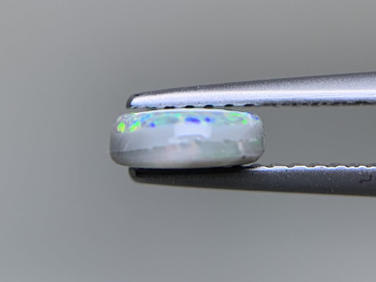 ブラックオパール 天然  1.089ct  宝石ソーティング付き  9.3㎜×6.8㎜×2.5㎜ ルース（ 裸石 ）  6156Y