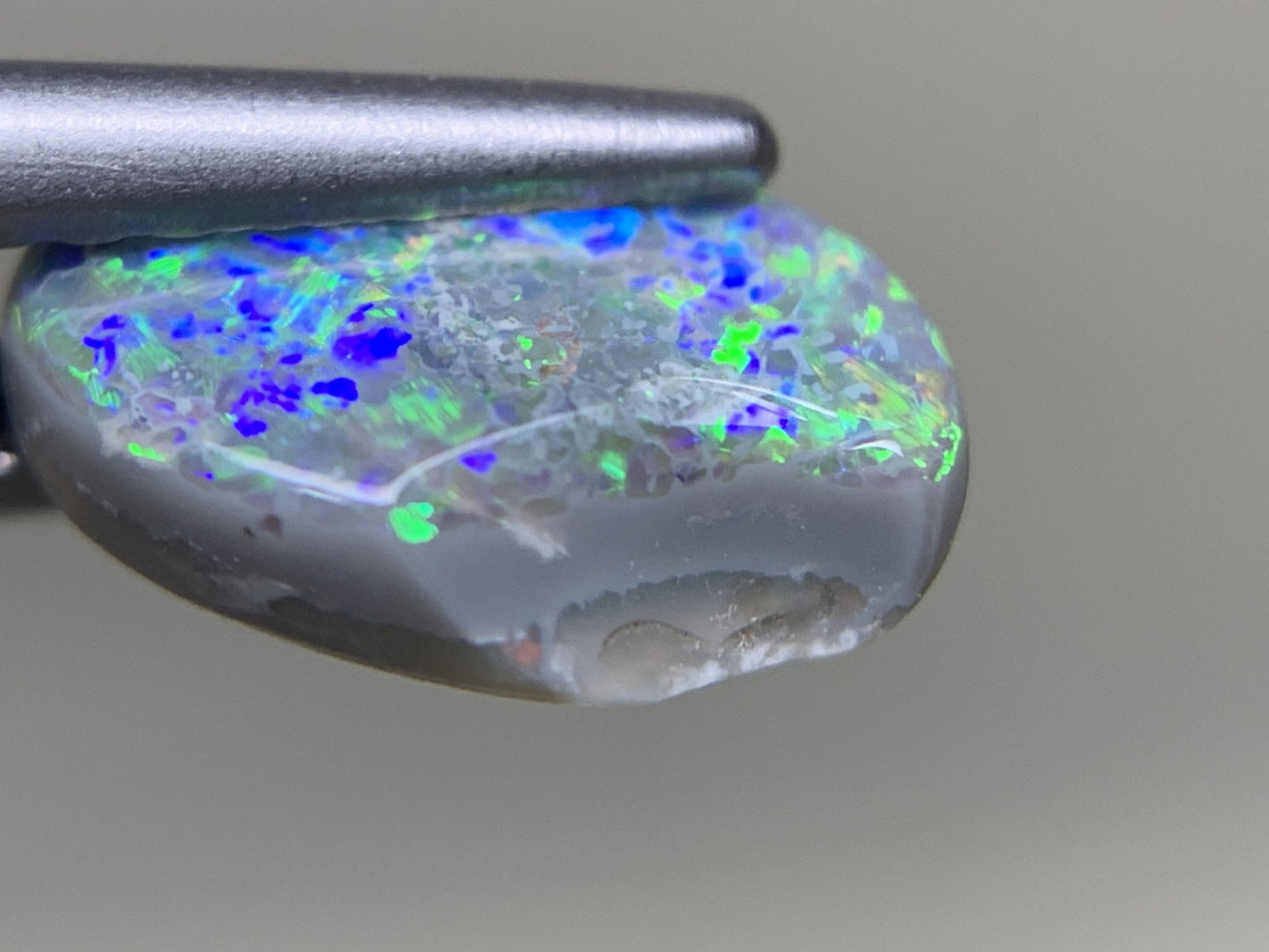 ブラックオパール 天然  1.089ct  宝石ソーティング付き  9.3㎜×6.8㎜×2.5㎜ ルース（ 裸石 ）  6156Y