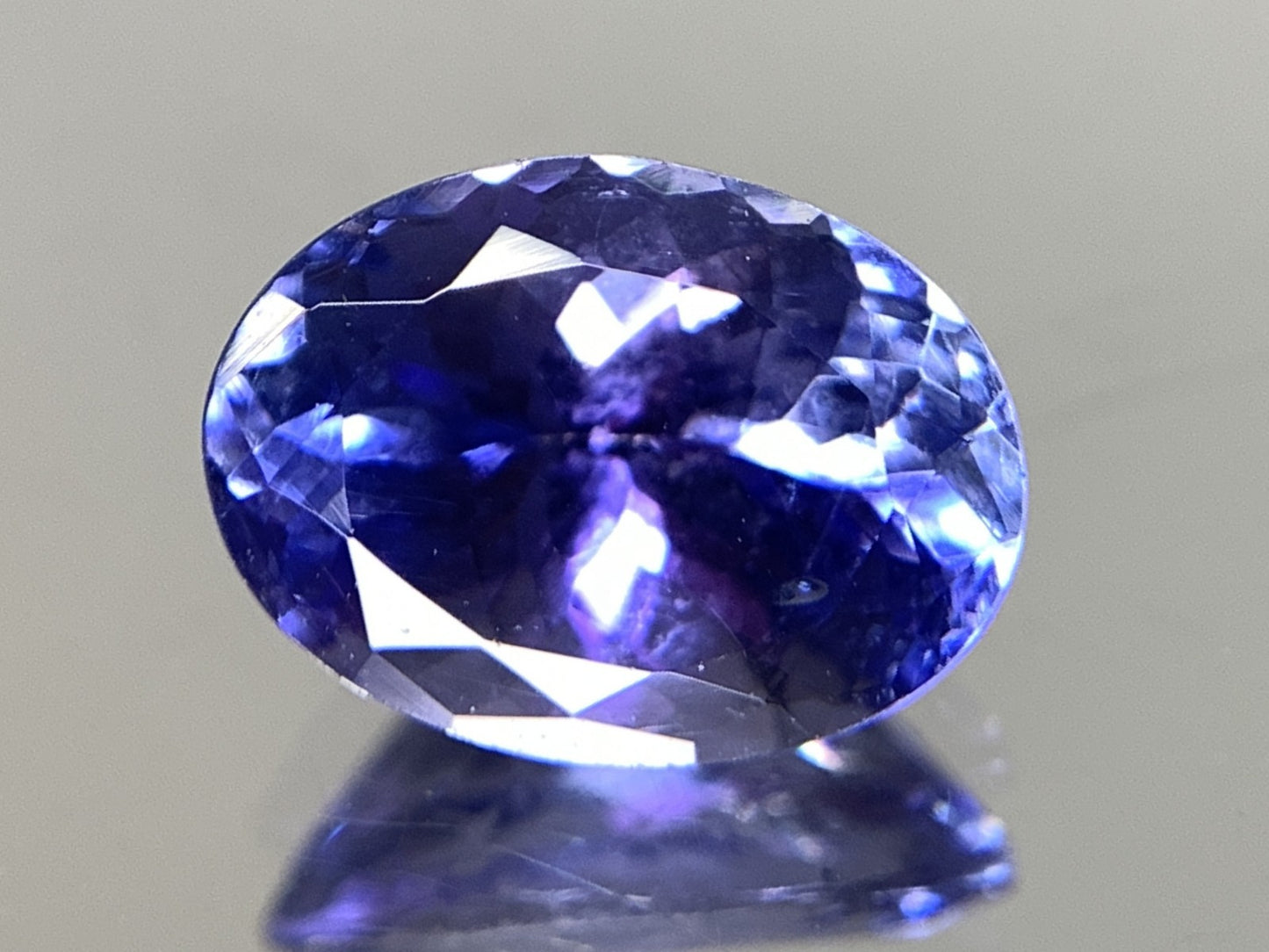 タンザナイト 天然 2.147ct 宝石ソーティング付き 9.5㎜×6.9㎜×5.1㎜ ルース（ 裸石 ） 7017Y