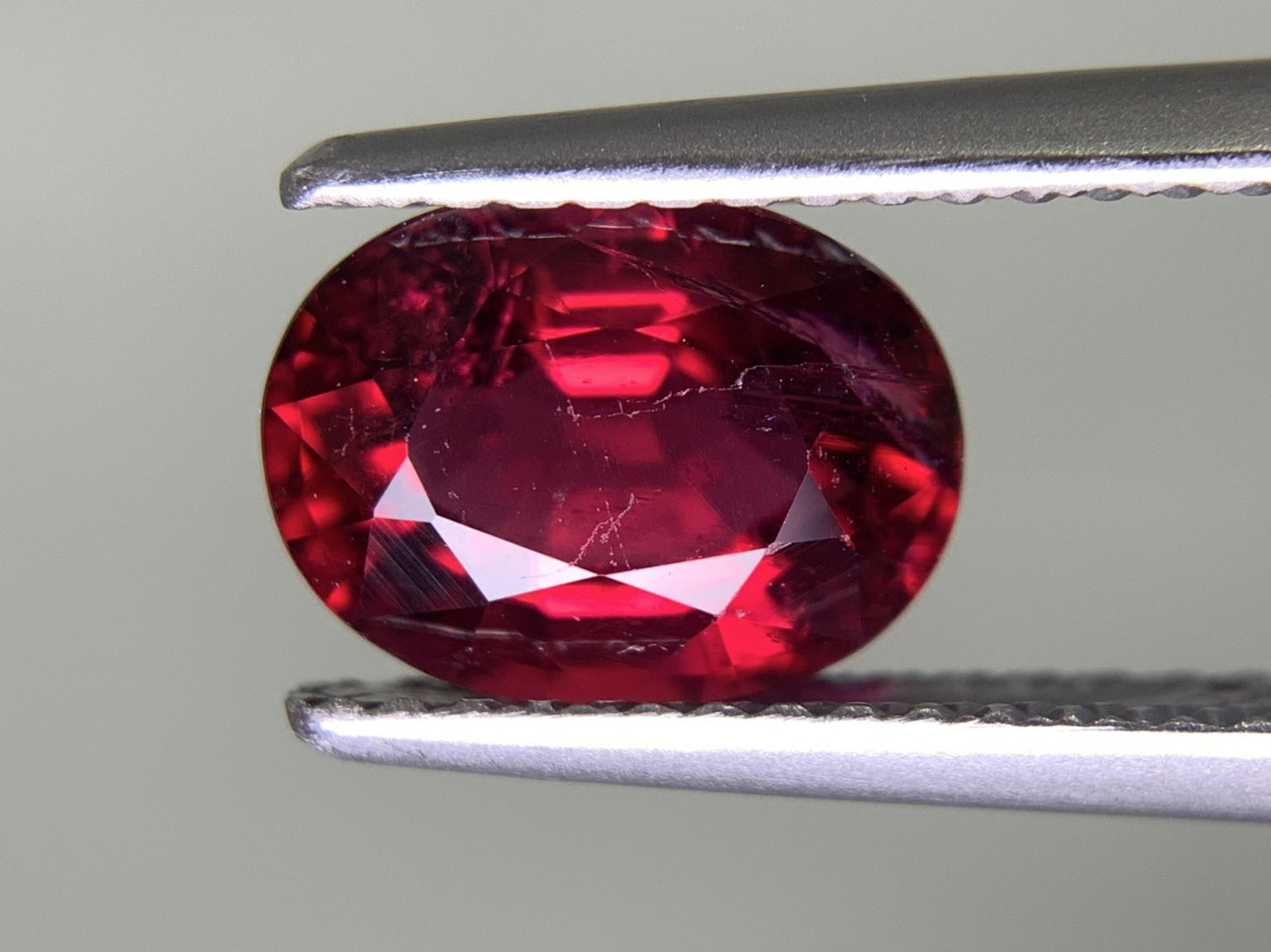 ルベライト（トルマリン） 2.056ct 宝石ソーティング付き  8.9㎜×6.6㎜×5.0㎜  ルース（ 裸石 ） 2633Y