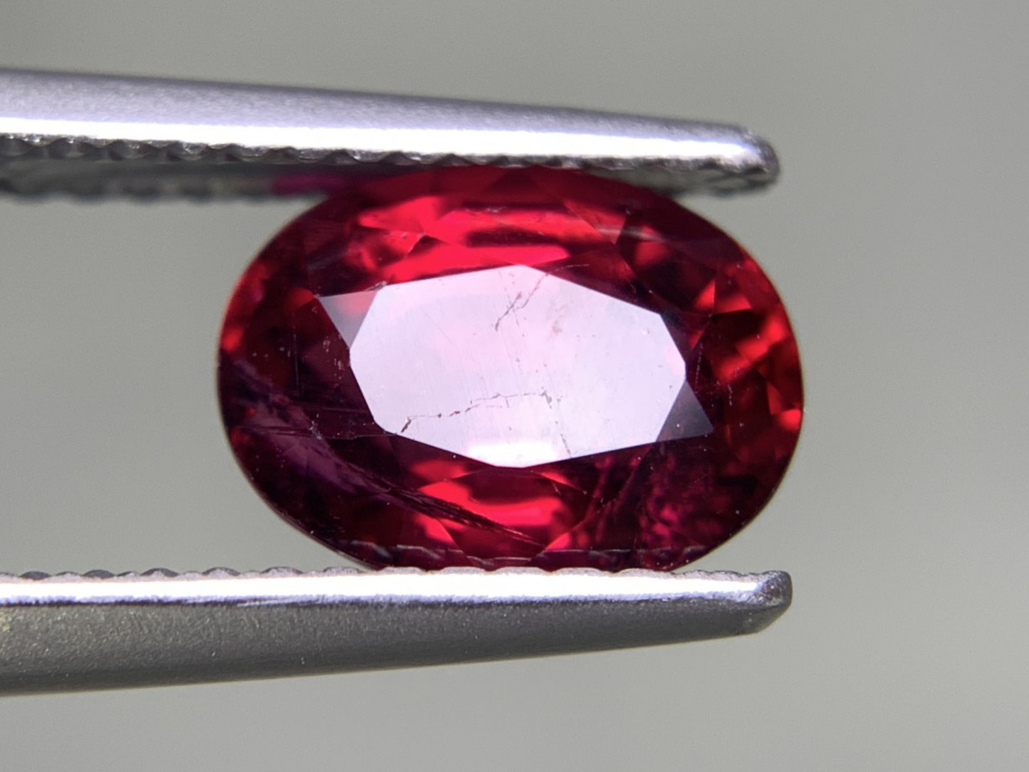 ルベライト（トルマリン） 2.056ct 宝石ソーティング付き  8.9㎜×6.6㎜×5.0㎜  ルース（ 裸石 ） 2633Y
