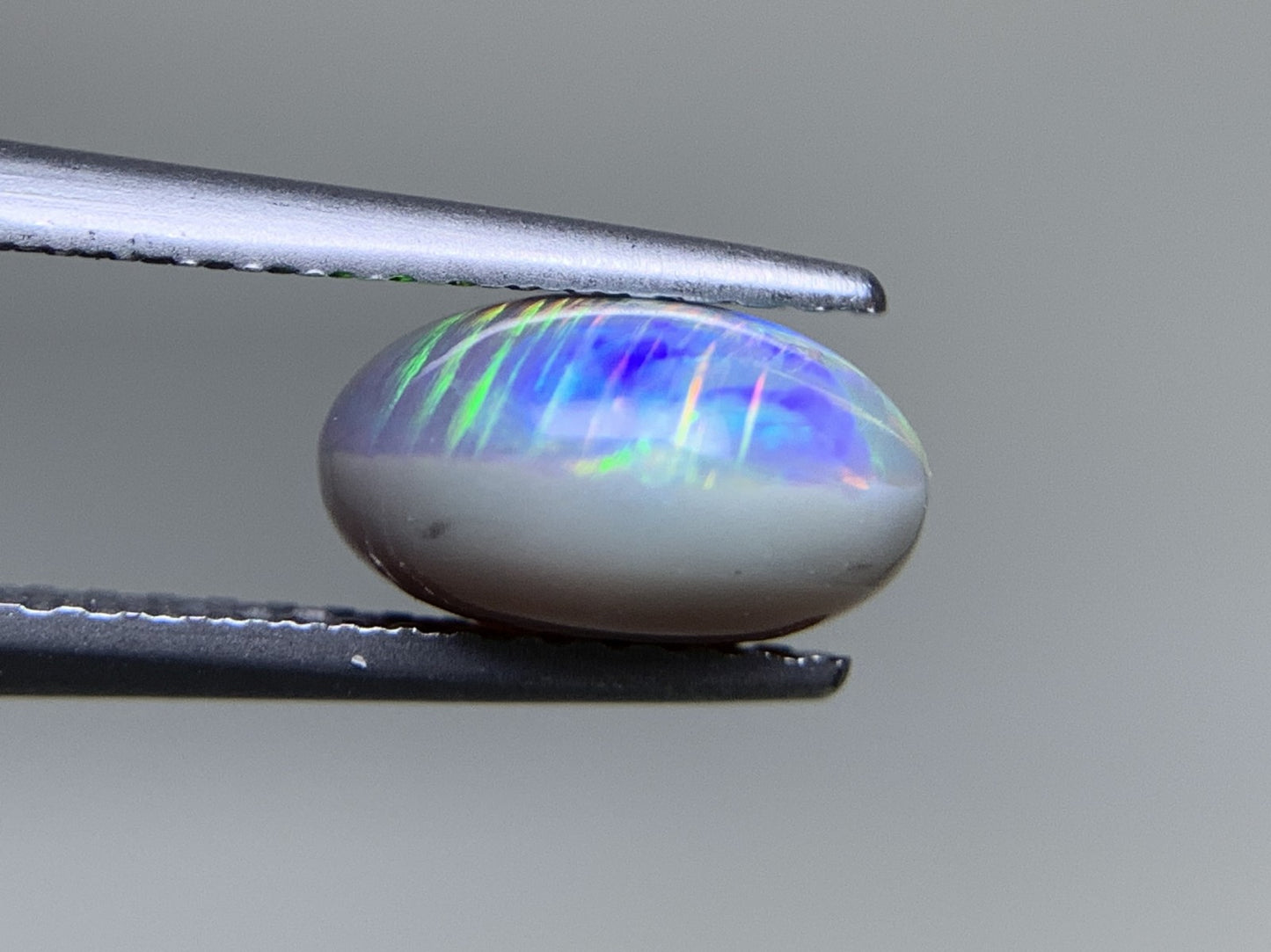 ブラックオパール 天然  1.954ct  宝石ソーティング付き  8.6㎜×7.4㎜×4.9㎜ ルース（ 裸石 ）  6116Y