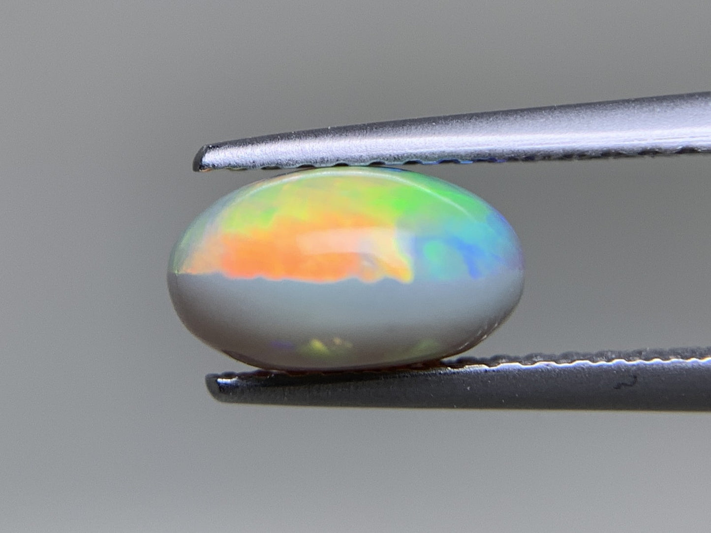 ブラックオパール 天然  1.954ct  宝石ソーティング付き  8.6㎜×7.4㎜×4.9㎜ ルース（ 裸石 ）  6116Y