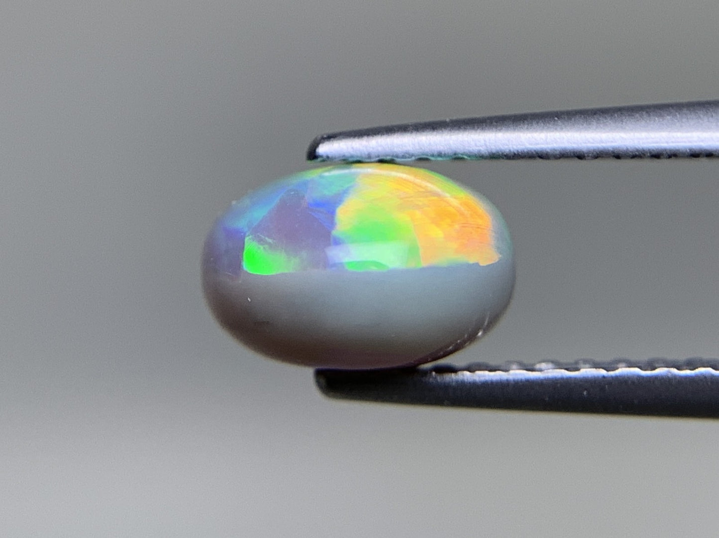 ブラックオパール 天然  1.954ct  宝石ソーティング付き  8.6㎜×7.4㎜×4.9㎜ ルース（ 裸石 ）  6116Y