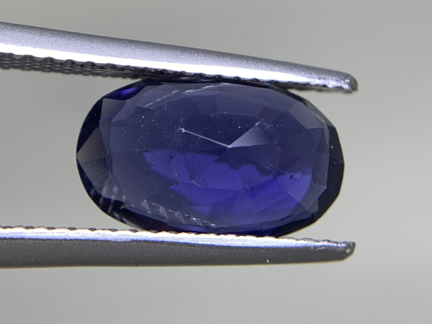 アイオライト 2.344ct 宝石ソーティング付き  11.8㎜×7.5㎜×4.2㎜  ルース（ 裸石 ） 2603Y