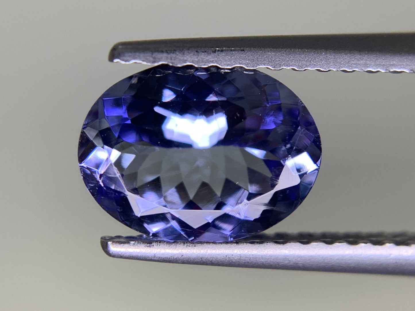 タンザナイト 1.424ct 宝石ソーティング付き  8.4㎜×6.4㎜×3.7㎜  ルース（ 裸石 ） 3281Y