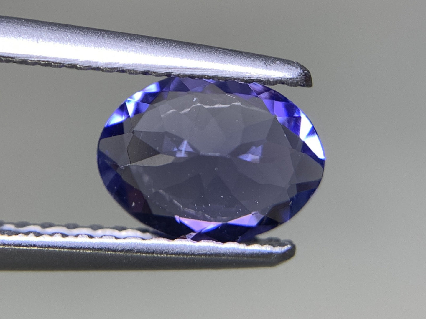 タンザナイト 1.129ct 宝石ソーティング付き  7.9㎜×6.0㎜×3.6㎜  ルース（ 裸石 ） 2062Y