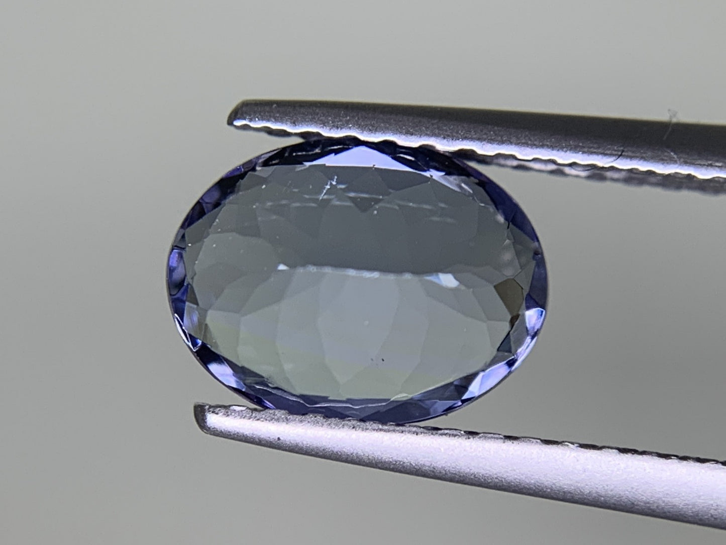 タンザナイト 1.424ct 宝石ソーティング付き  8.4㎜×6.4㎜×3.7㎜  ルース（ 裸石 ） 3281Y