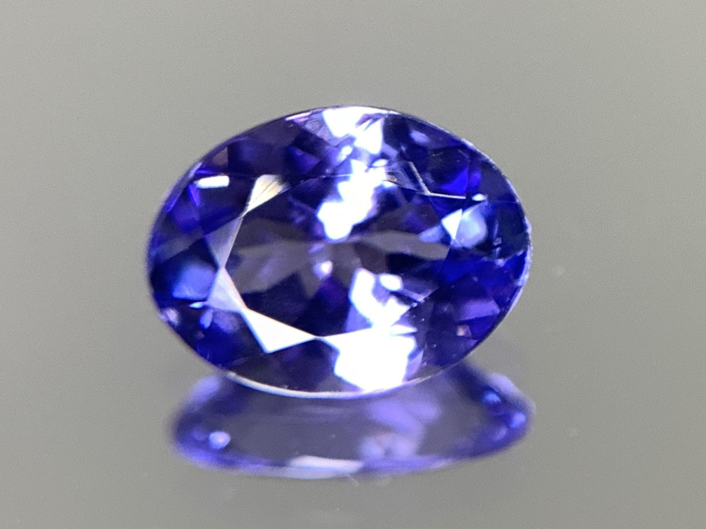 タンザナイト 1.129ct 宝石ソーティング付き  7.9㎜×6.0㎜×3.6㎜  ルース（ 裸石 ） 2062Y