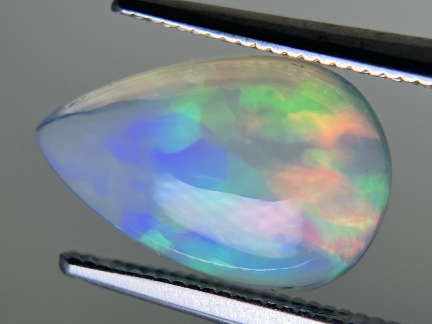 オパール 2.129ct 宝石ソーティング付き 13.7㎜×8.8㎜×4.2㎜ ルース（ 裸石 ） 3334YY