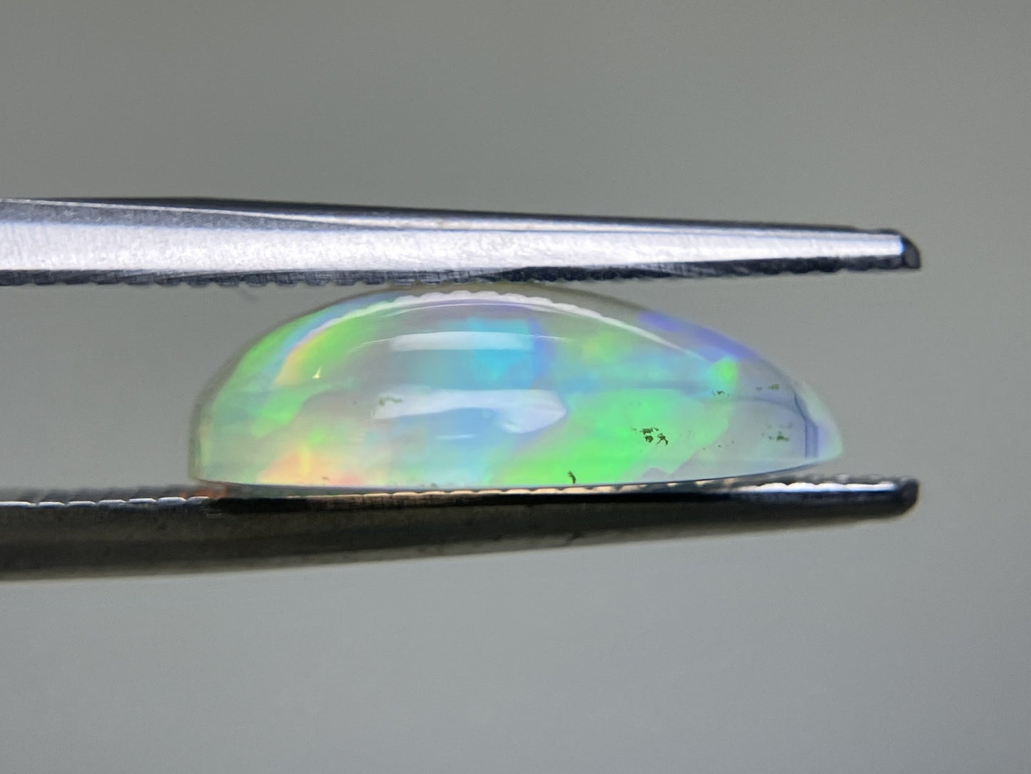 オパール 2.129ct 宝石ソーティング付き 13.7㎜×8.8㎜×4.2㎜ ルース（ 裸石 ） 3334YY
