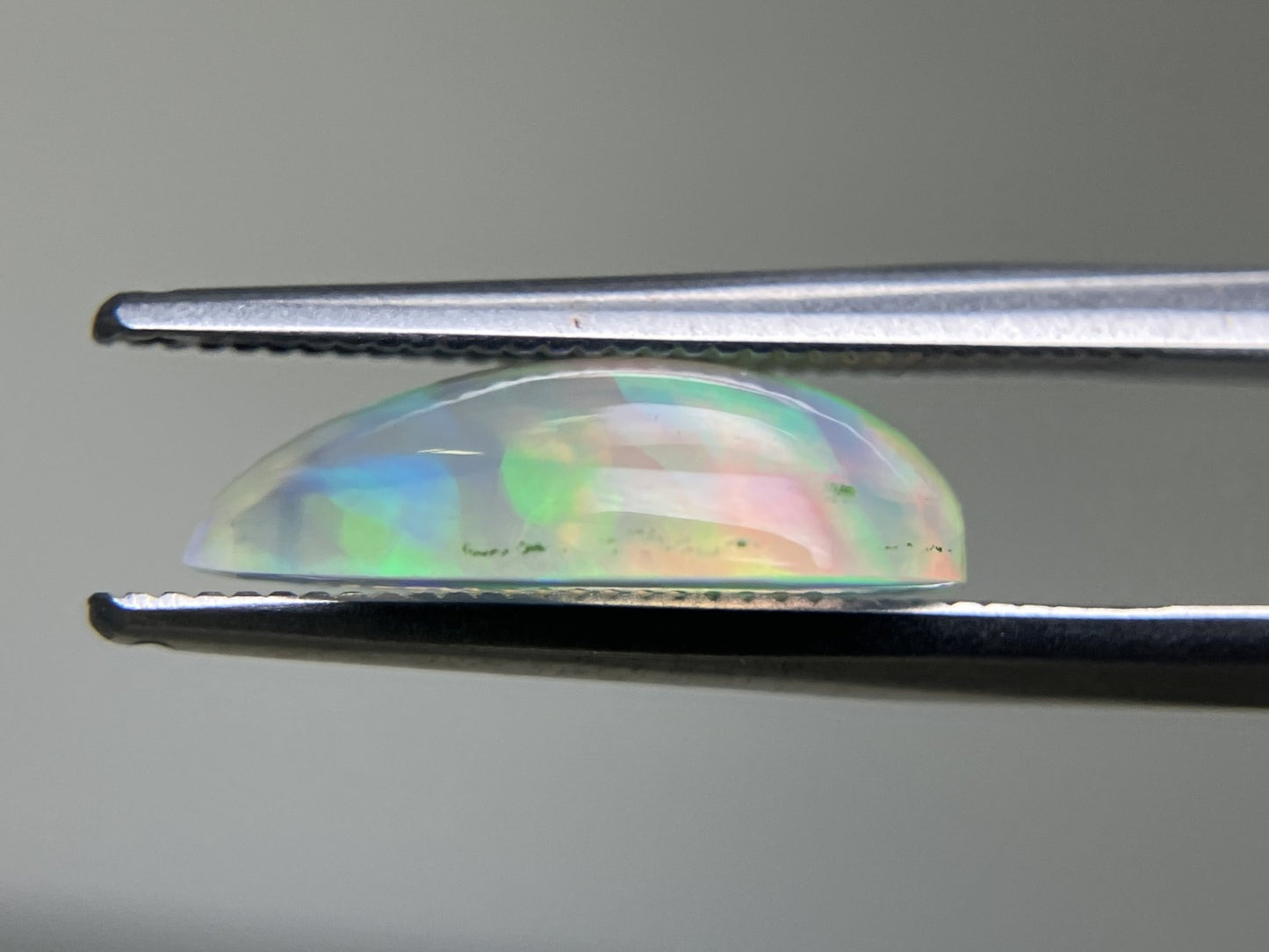 オパール 2.129ct 宝石ソーティング付き 13.7㎜×8.8㎜×4.2㎜ ルース（ 裸石 ） 3334YY