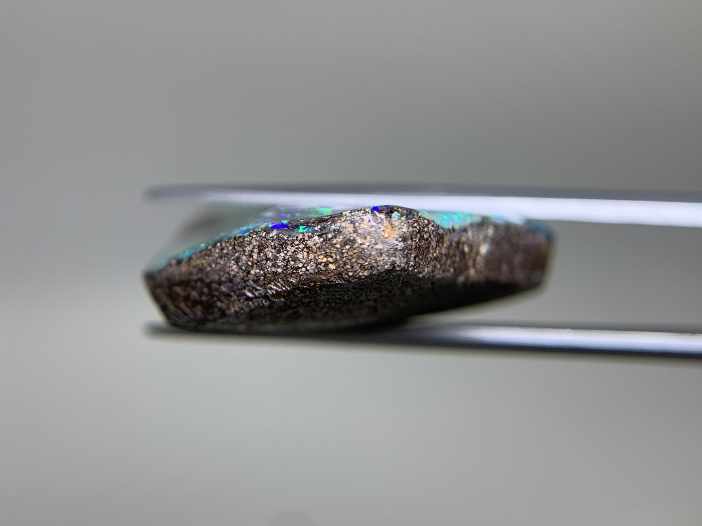 ボルダーオパール 天然  54.096ct  宝石ソーティング付き  33.4㎜×29.3㎜×8.7㎜ ルース（ 裸石 ）  6134Y