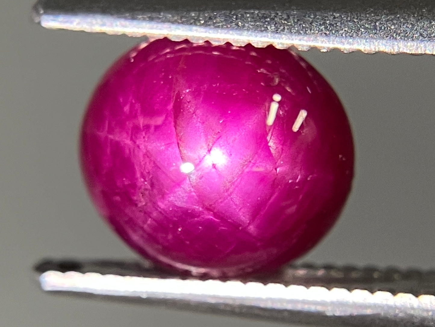 スタールビー 2.905ct 宝石ソーティング付き 7.8㎜×7.2㎜×4.7㎜ ルース（ 裸石 ） 3288YY